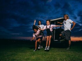 orangutan drives golf cart